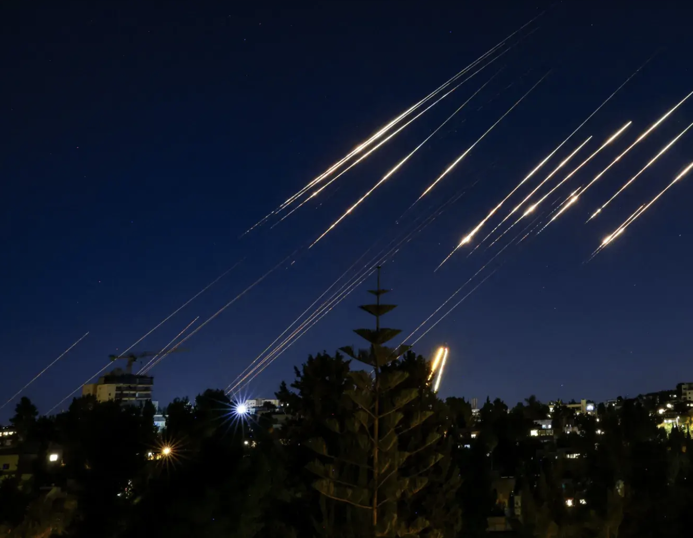 Iran’s New Threat: ‘2000 Missiles at Once’