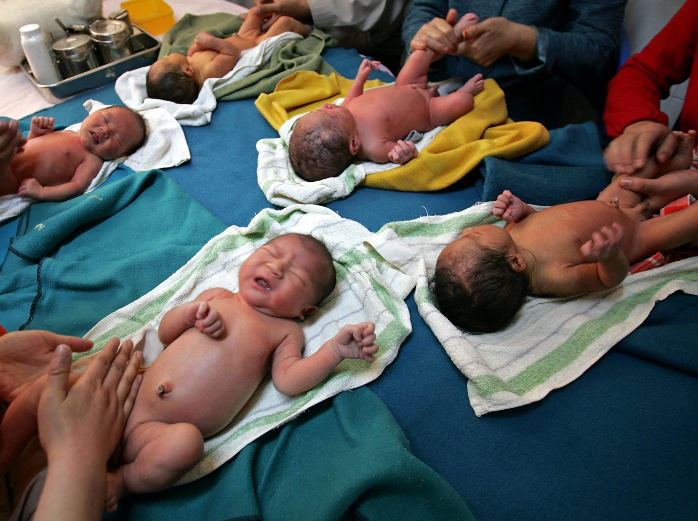 Chinese Billionaires Exploit US Surrogacy Loopholes to Build ‘Super Families’