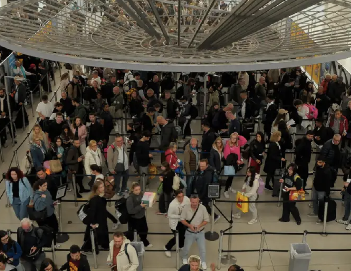 Trump vastly expands US travel bans to 39 countries