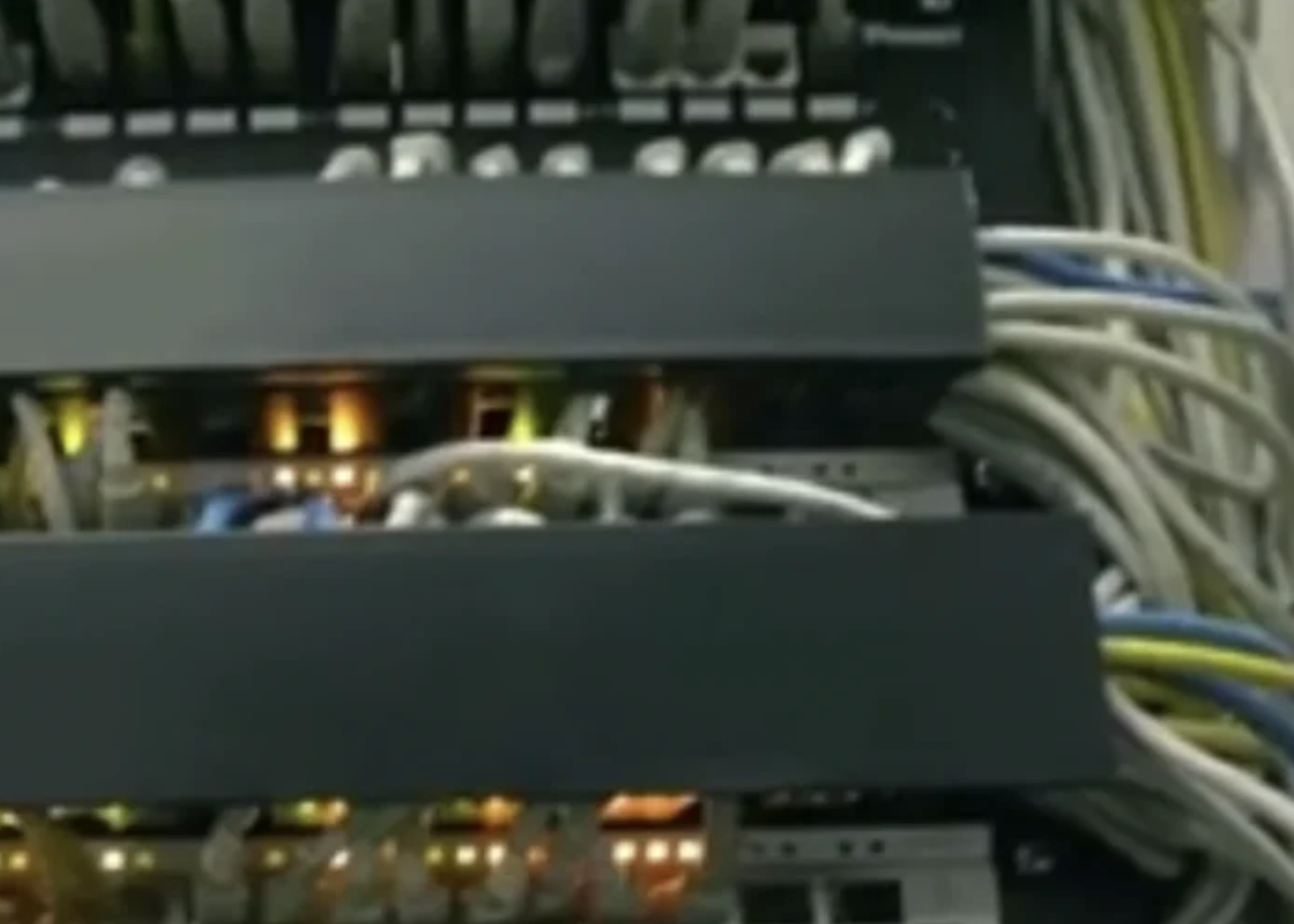 Chinese Spies Hack Downing Street Mobile Phones