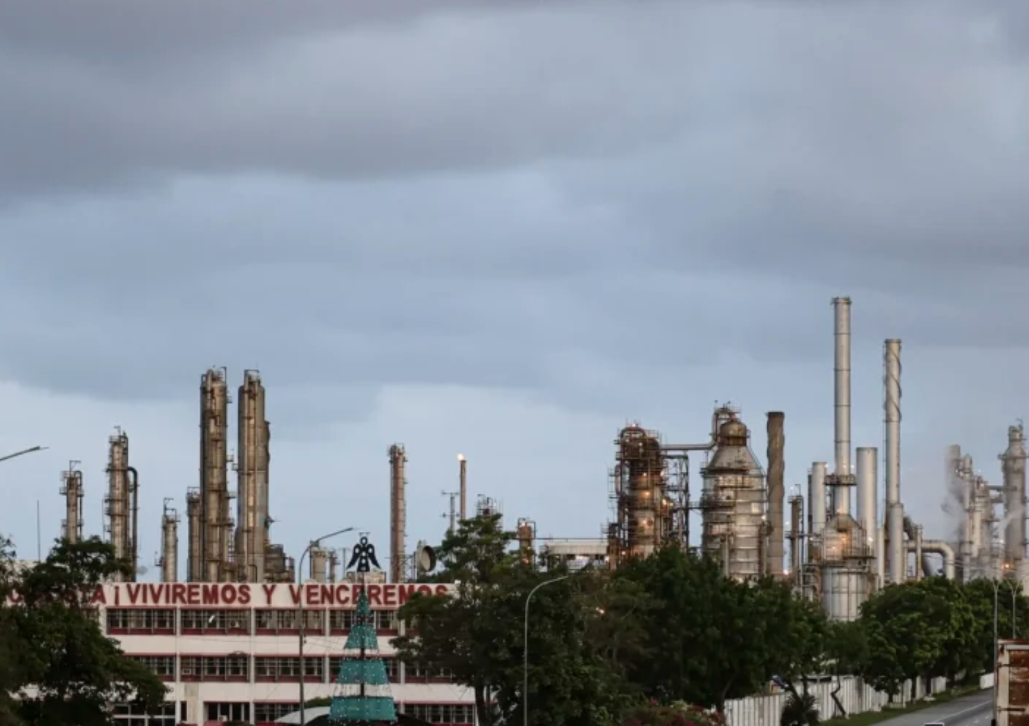 US to Receive 30 to 50 Million Barrels of Sanctioned Oil From Venezuela: Trump