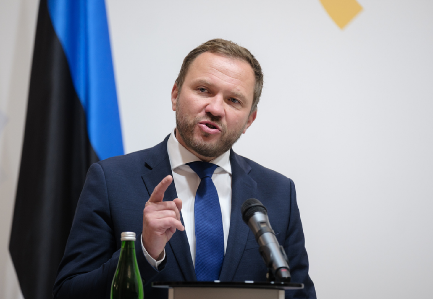 Estonia Vows to Strike Deep Into Russia if Invaded