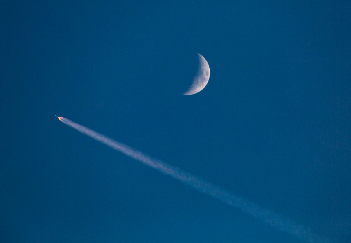 Musk Pivots From Mars to Moon With Plan for Self-Sustaining Lunar City