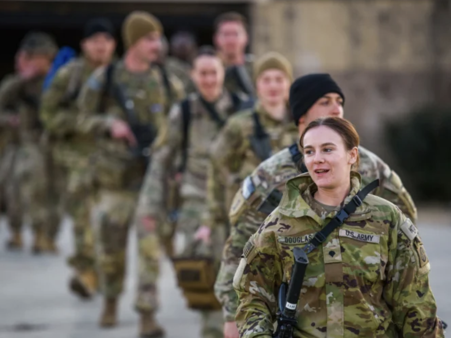 Pentagon to Deploy Army Paratroopers to Middle East