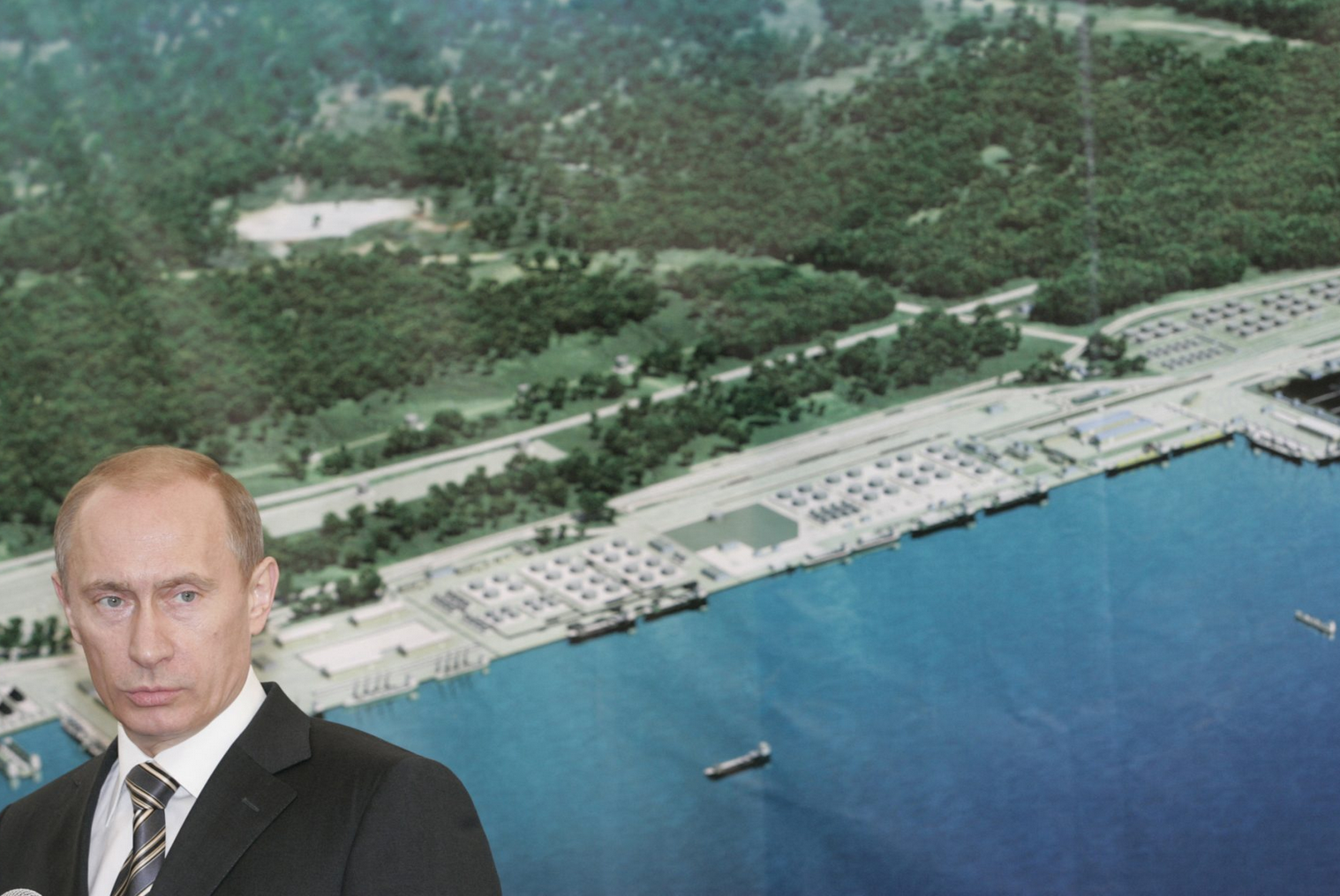 Ukraine Drone Strikes Disrupt Major Russian Baltic Oil Ports