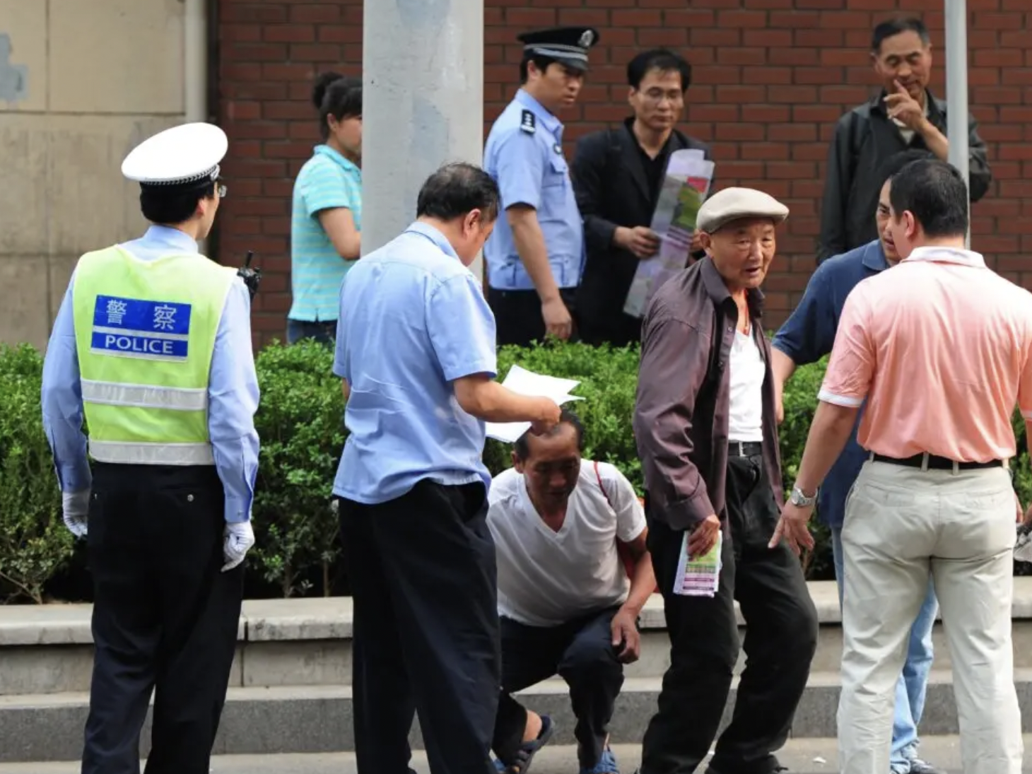 China Cuts 300,000 Enforcement Officers Amid Complaints of Abuse, Mounting Fiscal Stress