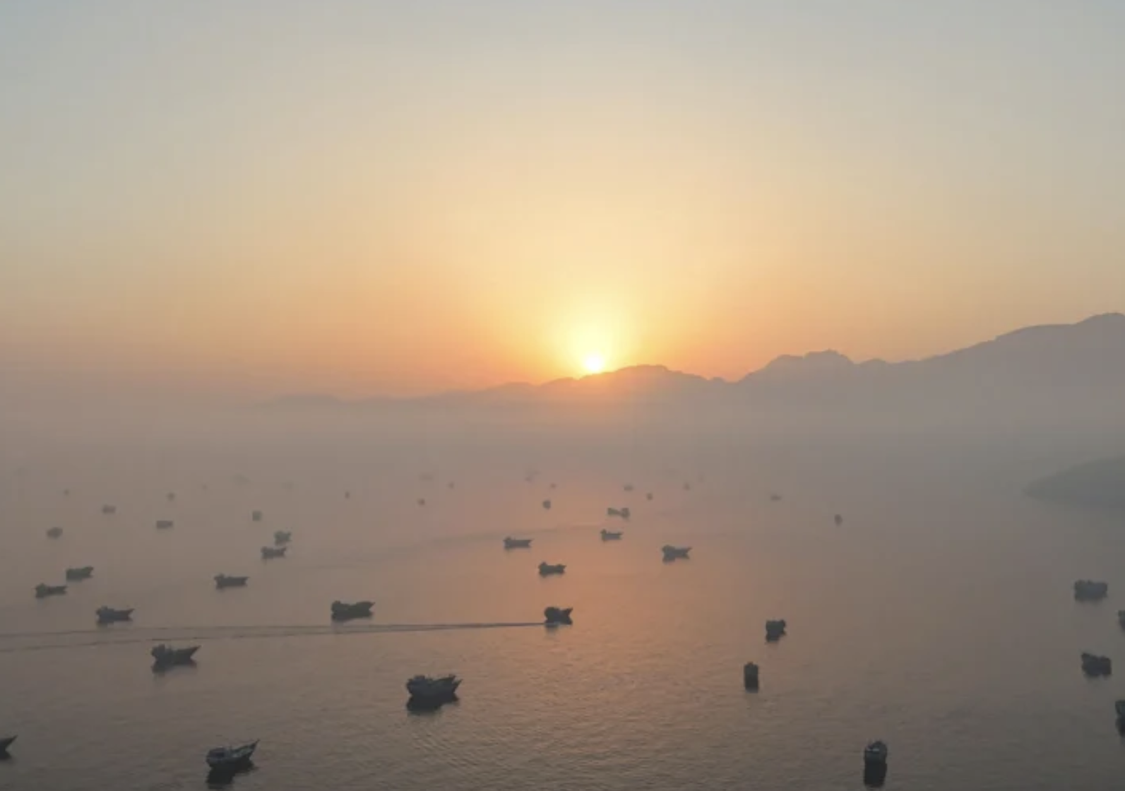 Iran Says It Closed Strait of Hormuz