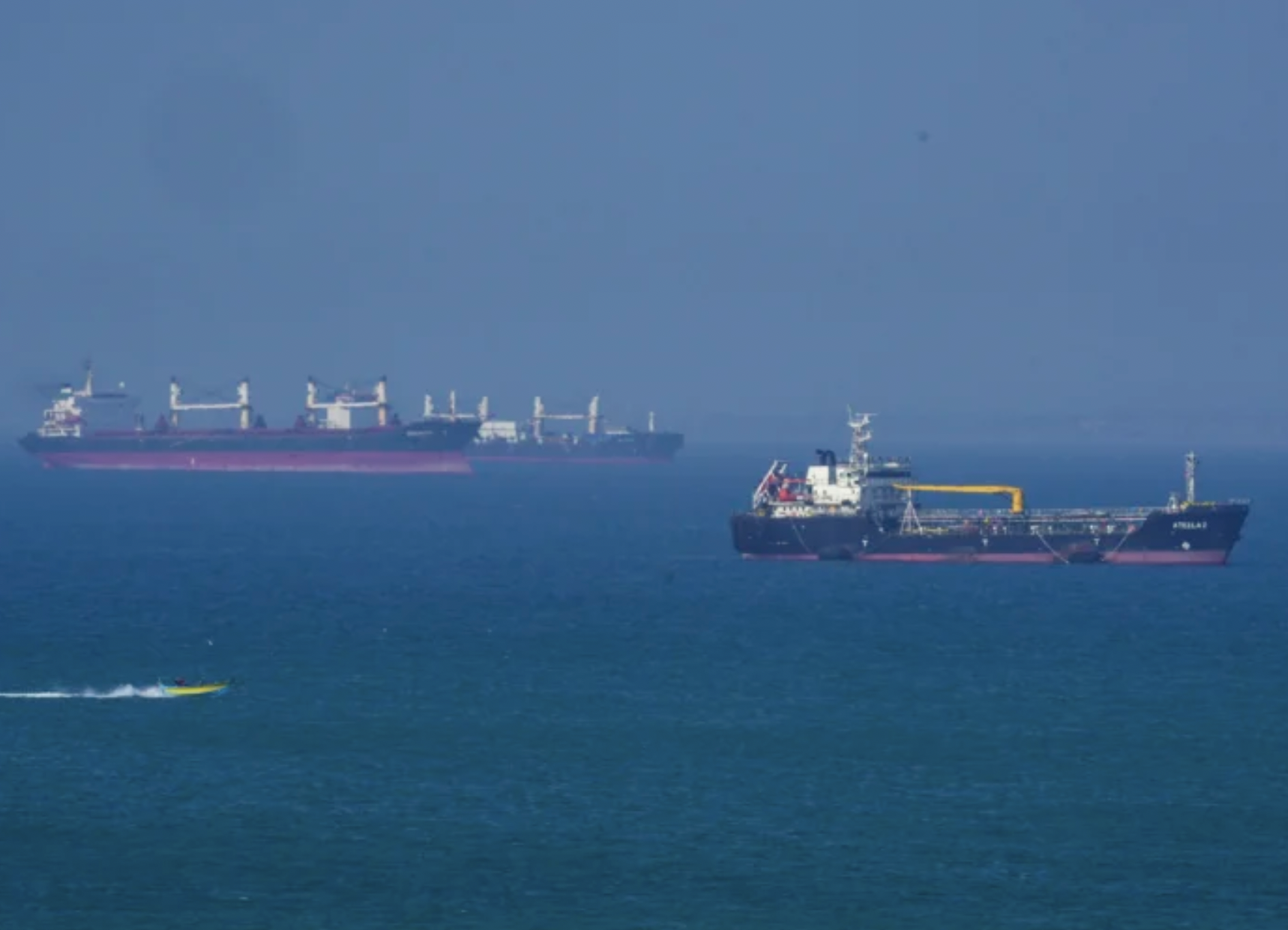 Oil Eases as Investors Assess US-Iran Peace Prospects Oil Eases as Investors Assess US-Iran Peace Prospects