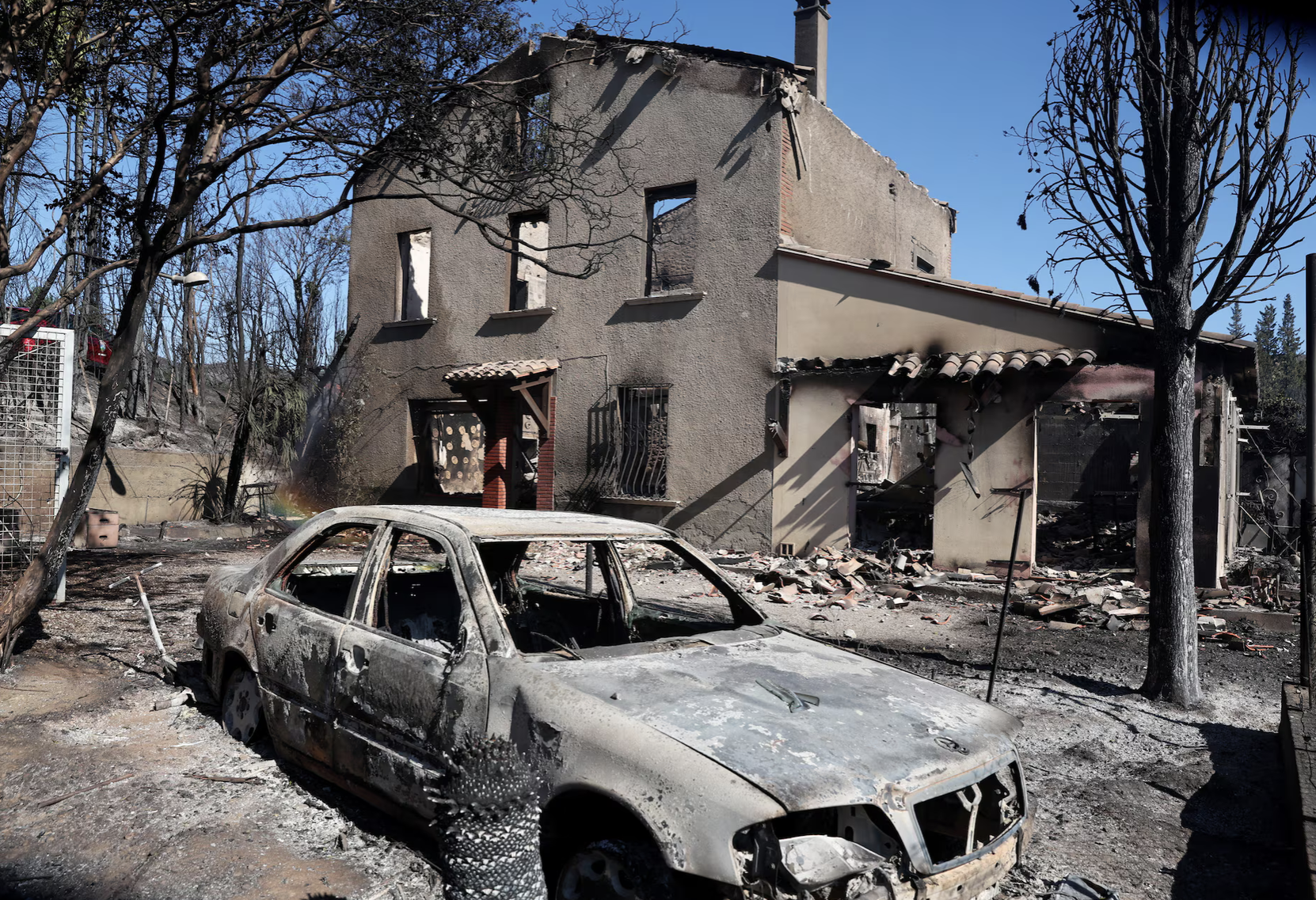 Wildfire in southern France forces 10,000 people from their homes