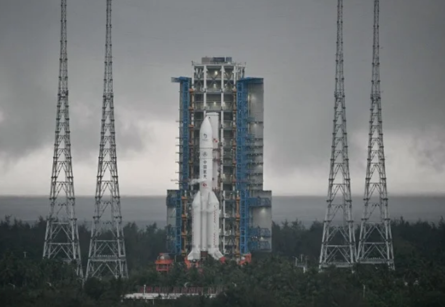 China Delays Chang’e-7 Mission as Race for Lunar Water Heats Up