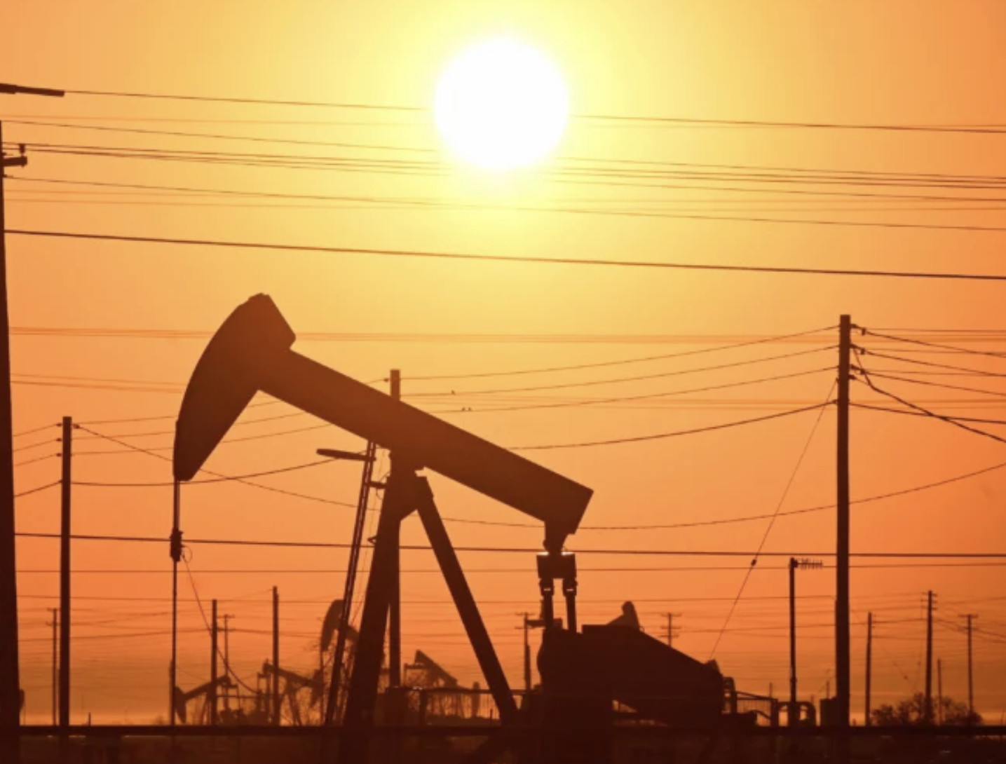 Oil Falls as US Prepares to Unveil New Iran Sanctions