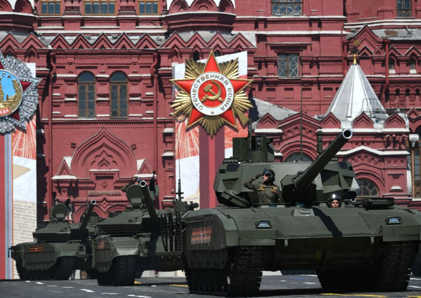 Russians Pull Billions From Banks as War Costs Fuel Fears of Asset Seizures