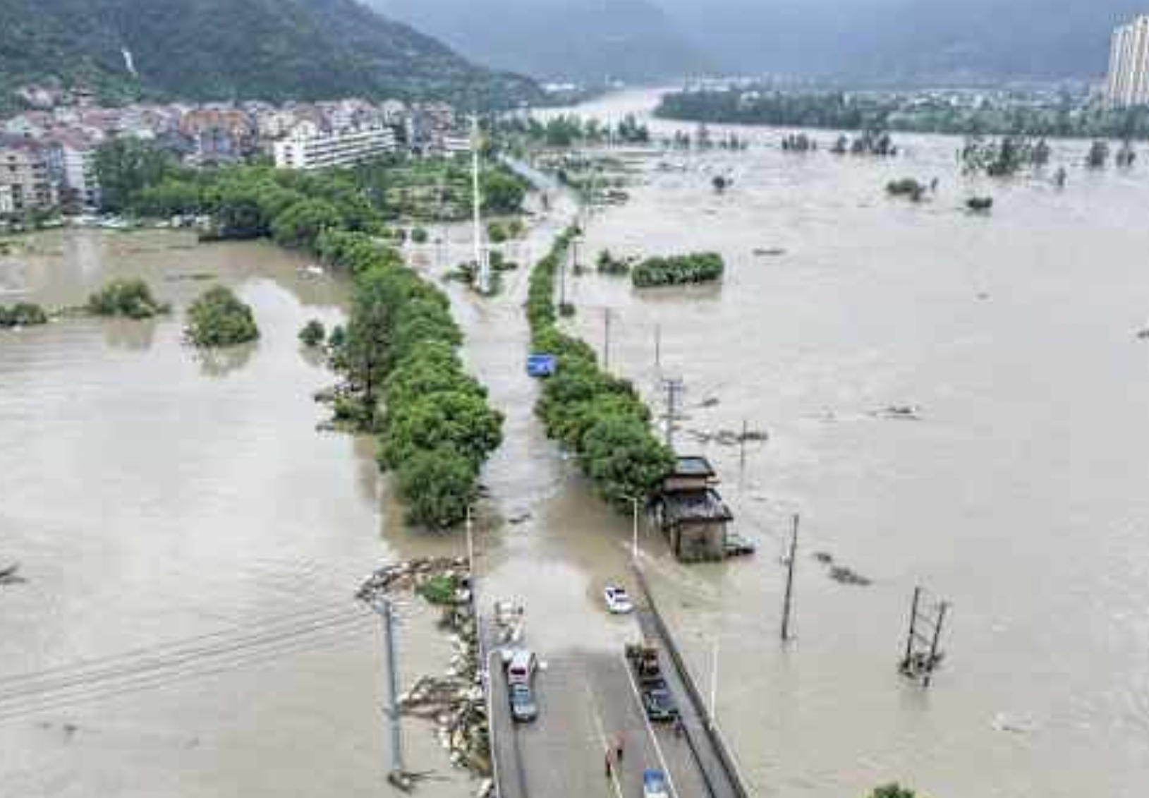 Typhoon Dolphin floods central China after 6,000km journey